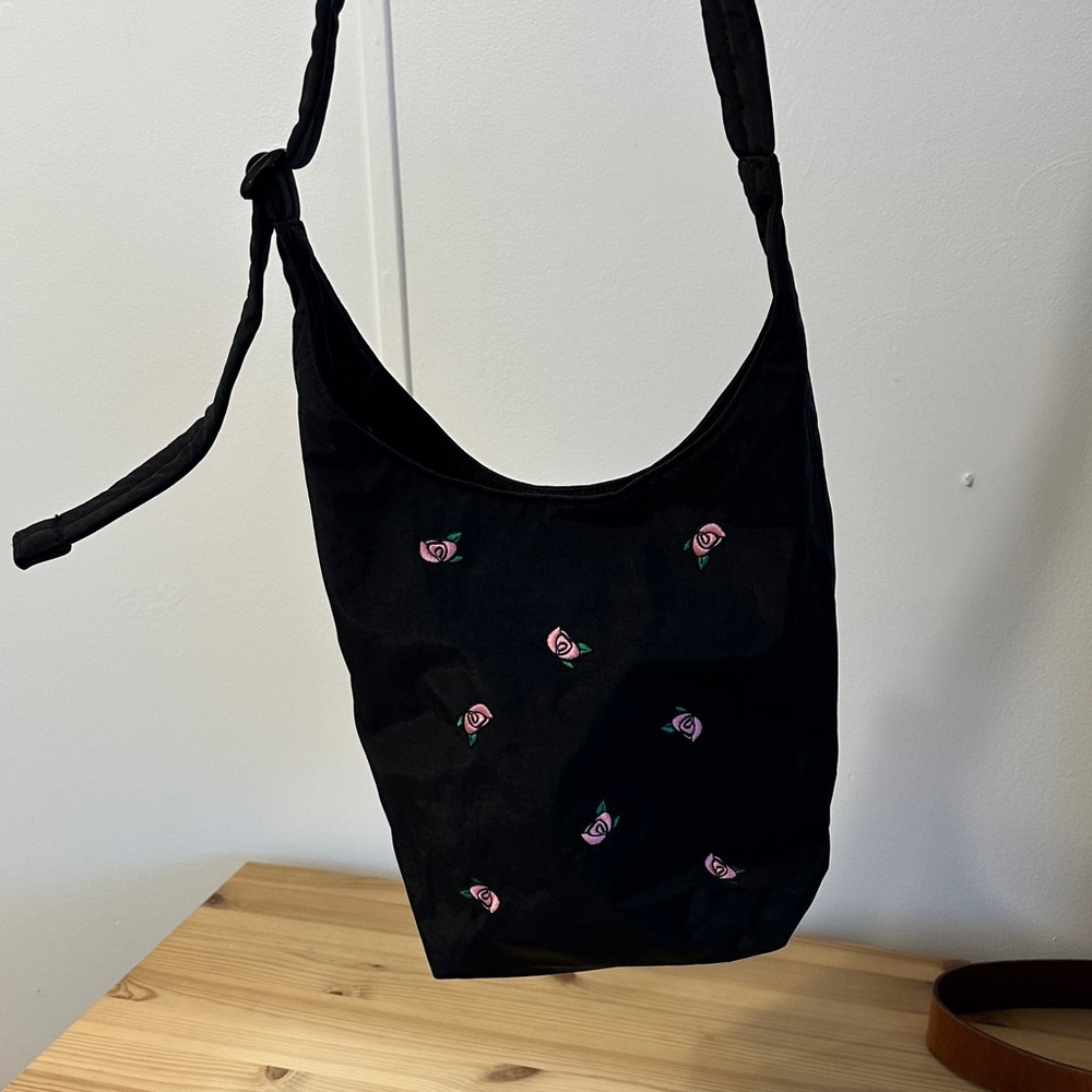 BAGGU Black Mini Shoulder Bag with Pink Rose Embroidery - Picture 5 of 5